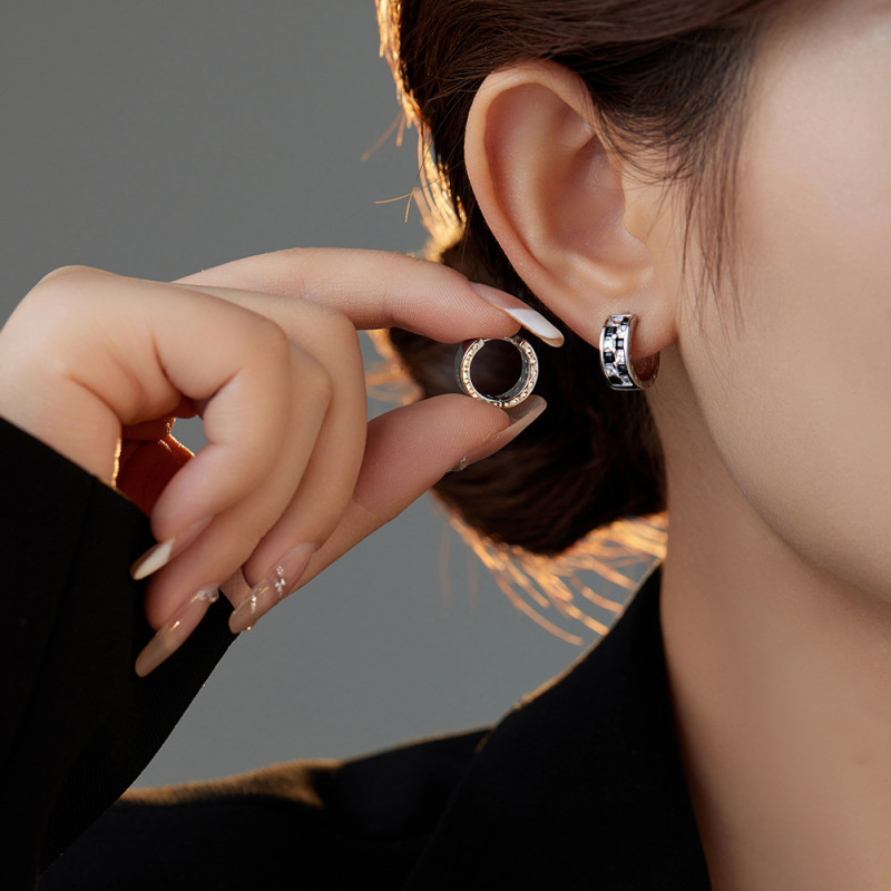 S925 Sterling Silver Ear Clip Plaid Earrings Black and White Plaid Zircon Earrings Personalized Earrings  764