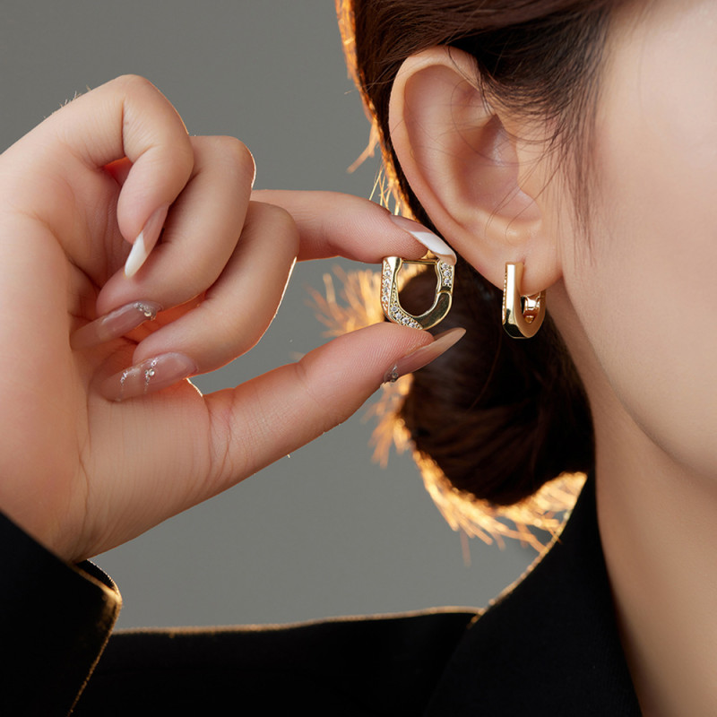 Ear Clip Female Geometric U-Shaped Earrings Stylish and Unique Wind Street Jewelry for Women