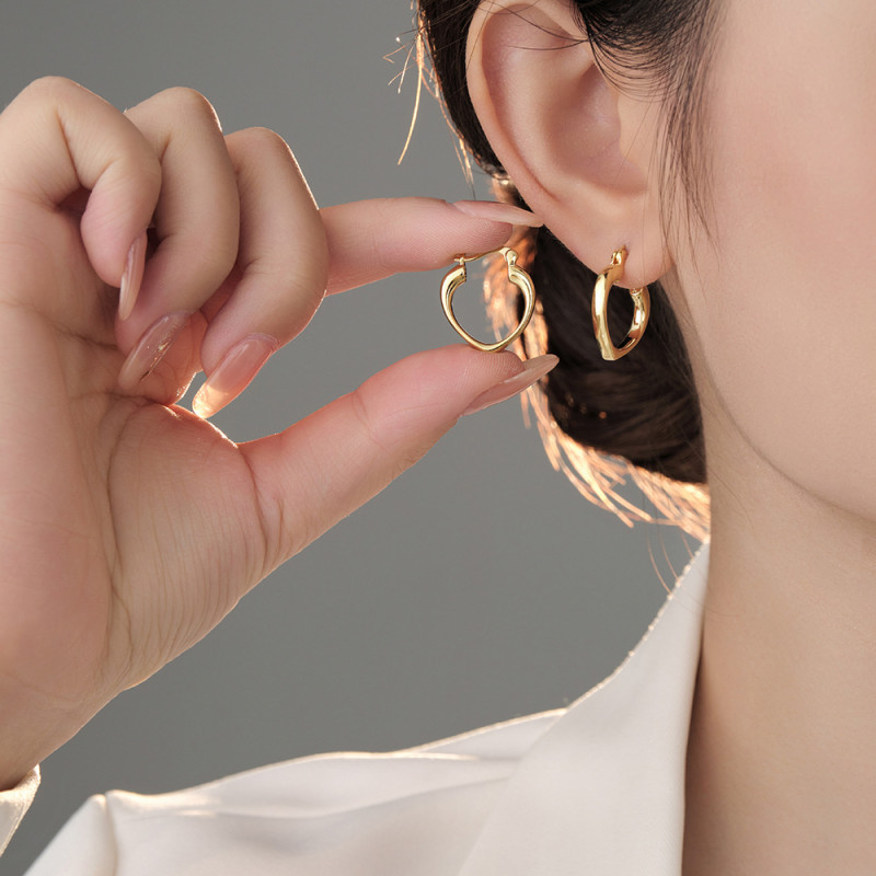 Love Earring Clip  Female Korean Personalized  Ear Clip Accessories for Women