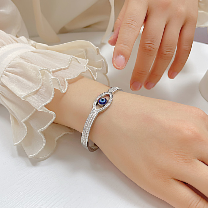 Retro Personality Design Sense Blue Eyes Zirconia Stainless Steel Bracelet