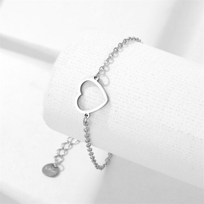 Stainless Steel Bracelets Romantic Heart Pendant Chain Fashion Exquisite Bracelet for Women Jewelry Engagement Weddings Gift
