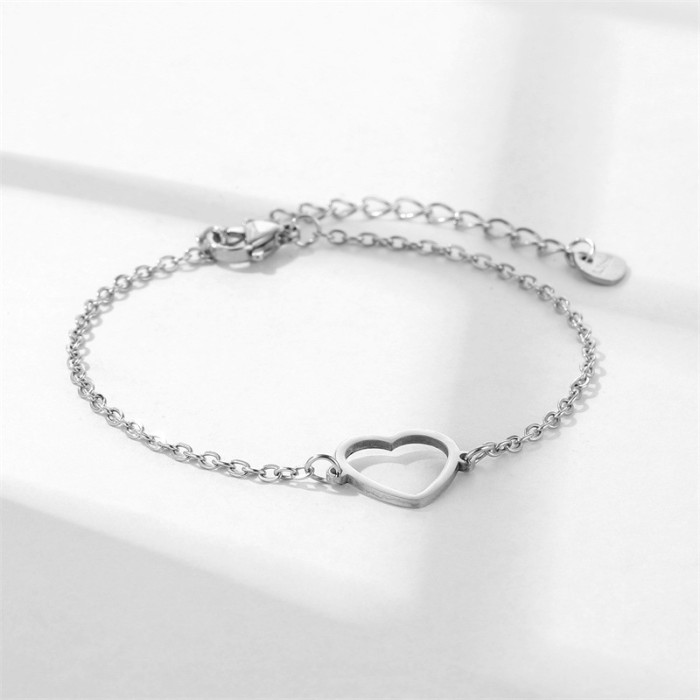Stainless Steel Bracelets Romantic Heart Pendant Chain Fashion Exquisite Bracelet for Women Jewelry Engagement Weddings Gift