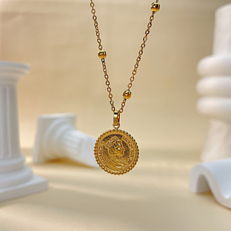 Vinatge Stainless Steel Queen Elizabeth Pendant Necklace Gold Color Round Coin Necklaces Party Gift