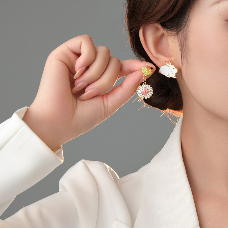 Original Rabbit Flower Earrings Female Simple Cute Fashion Asymmetrical Creative Earrings Oil Drop Jewelry Birthday Gift