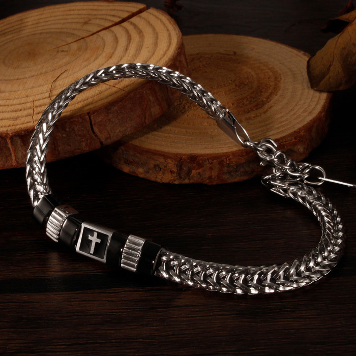 Ornament Wholesale Hip Hop Style Stainless Steel Accessories Personality Vintage Cross Titanium Steel Bracelet for Men