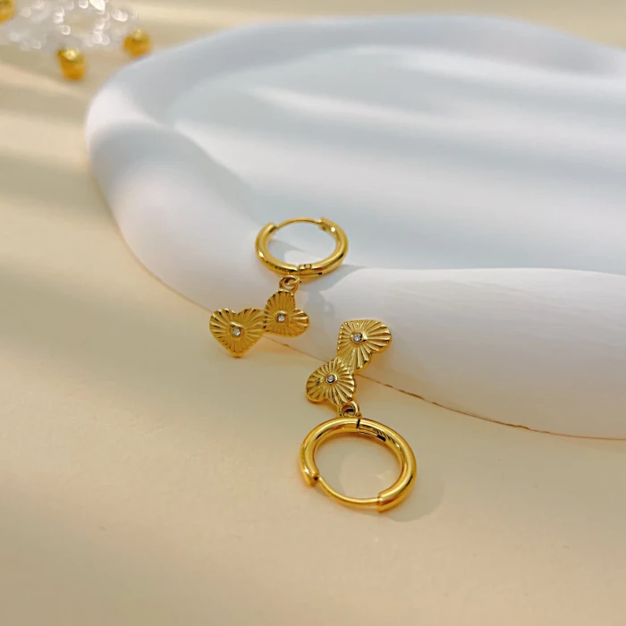 Ornament Factory Titanium Steel Elegant Heart Earrings Ins Stainless Steel Earrings for Women