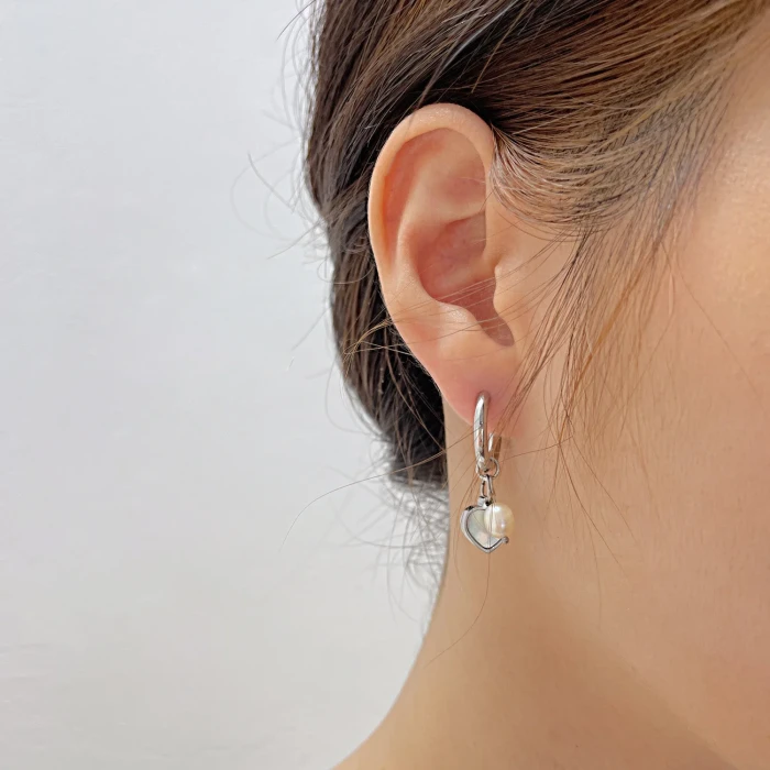 Ornament Korean Fashion New Titanium Steel Earrings Baroque Freshwater Pearl Hearth-Shaped Earrings Women