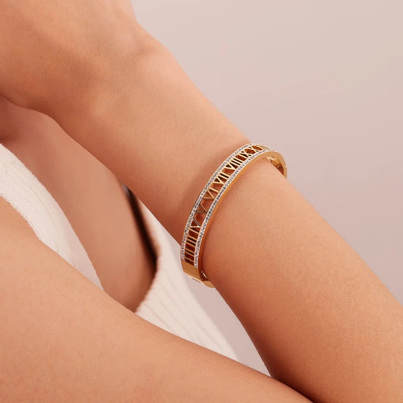 Ornament New Fashion Hollowed-out Roman Numeral Bracelet Inlaid Zircon Stainless Steel Letter bangle Wholesale