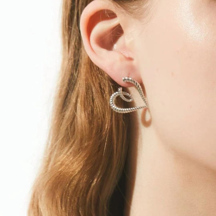 925 Silver Needle New Line Spiral Love Heart Earrings Female Stud Earrings Heart-Shaped Earrings