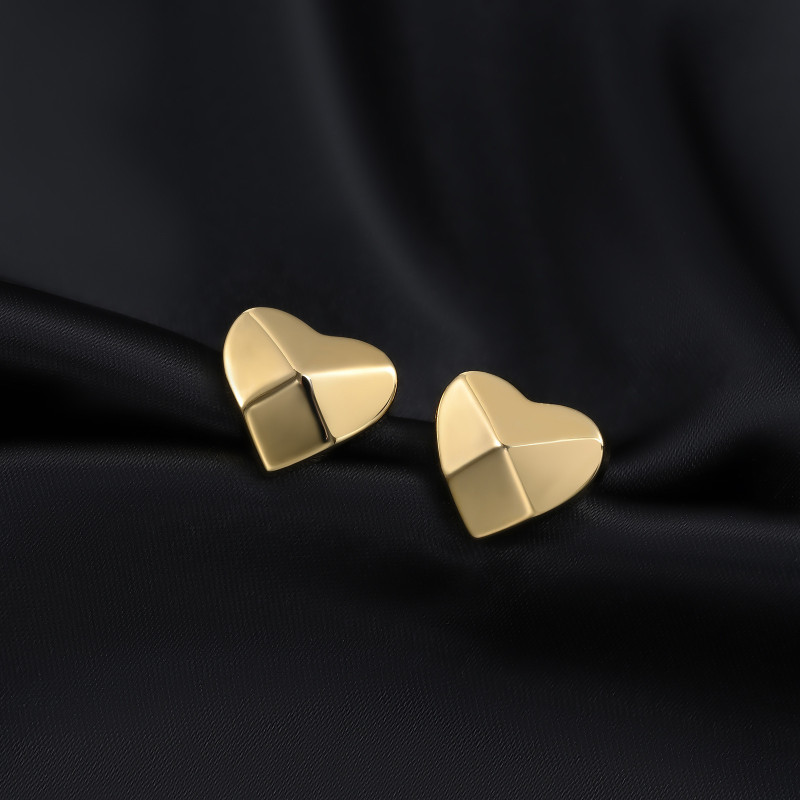 925 Silver Needle Fashion Simple Love Heart Stud Earrings Temperament Personality Stud Earrings