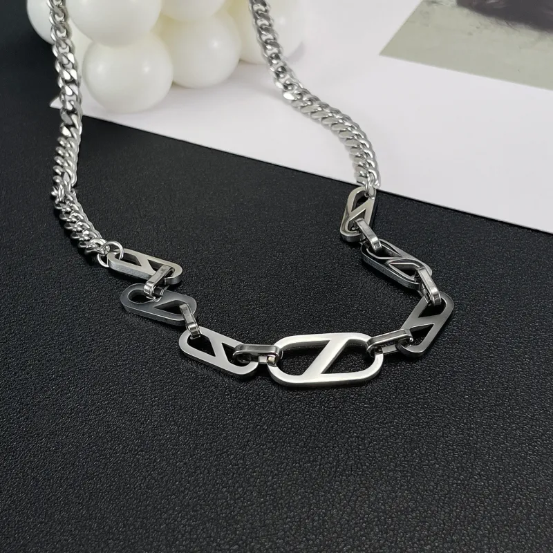 Jewelry Factory New Fashion Hip Hop Creative Stainless Steel Geometric Gender-Free Men's and Women's Necklace