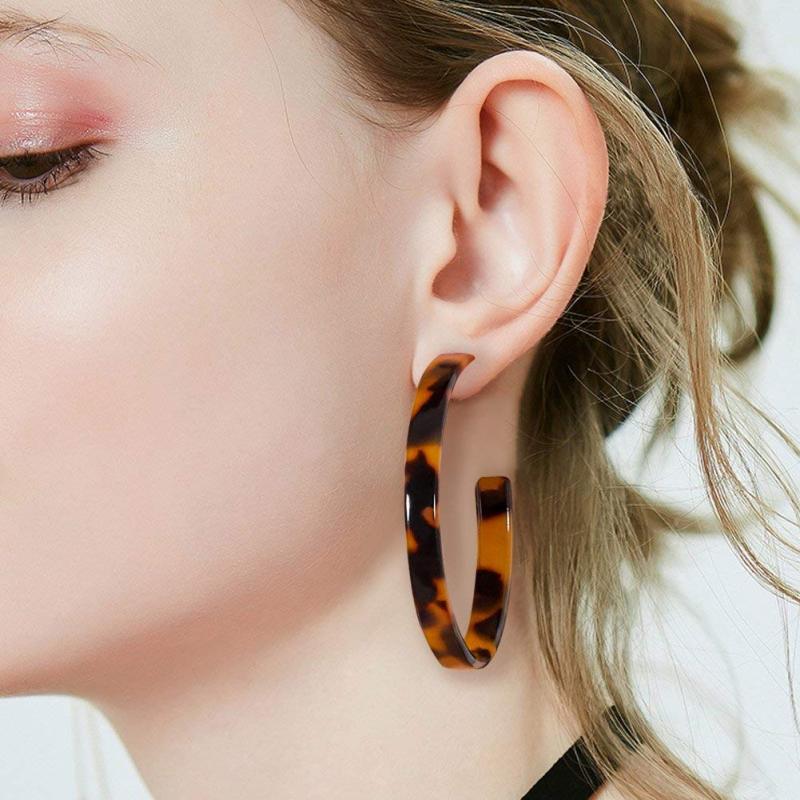 Exaggerated Leopard Print C Shaped Acrylic Hoop Earrings Simple Retro Earrings Female Women Jewelry