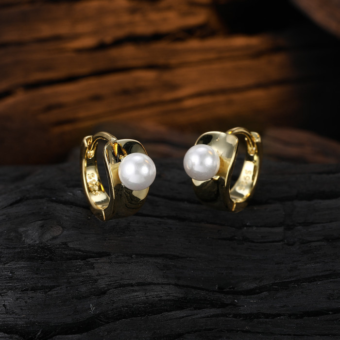 Temperamental Popular Pearl Ear Clip Earring