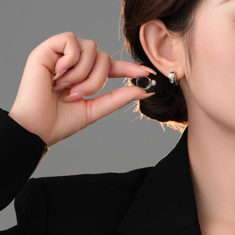 Temperamental Popular Pearl Ear Clip Earring