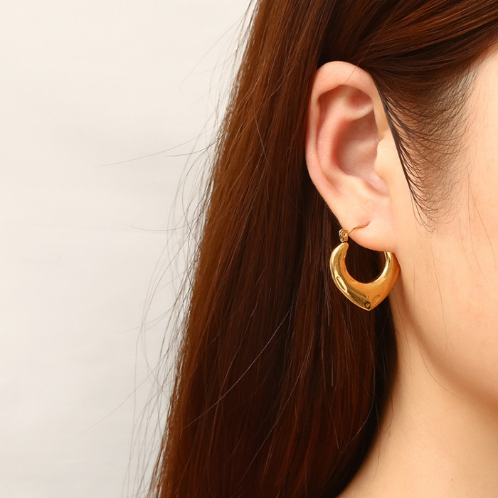 Fashion Simple Design 18k Gold  Color Hollow Heart Hoop Earrings for Women Cute Stainless Steel  Earrings Jewelry Gift