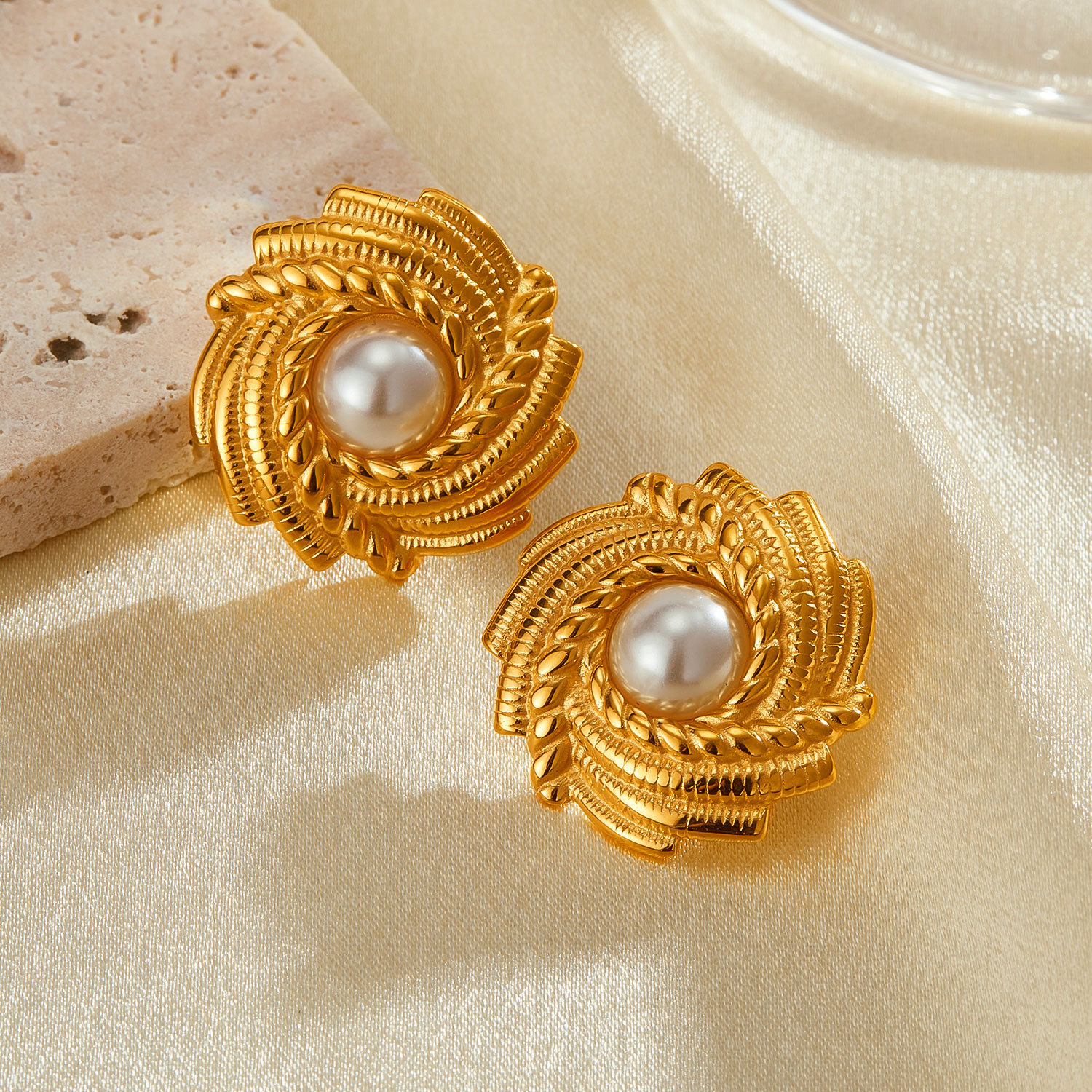 Vintage Pearl Earring For Women Chunky Gold Geometric Oval Pearl Stud Earrings Exaggerated Textured Round Statement Earrings Trendy Jewelry Presents