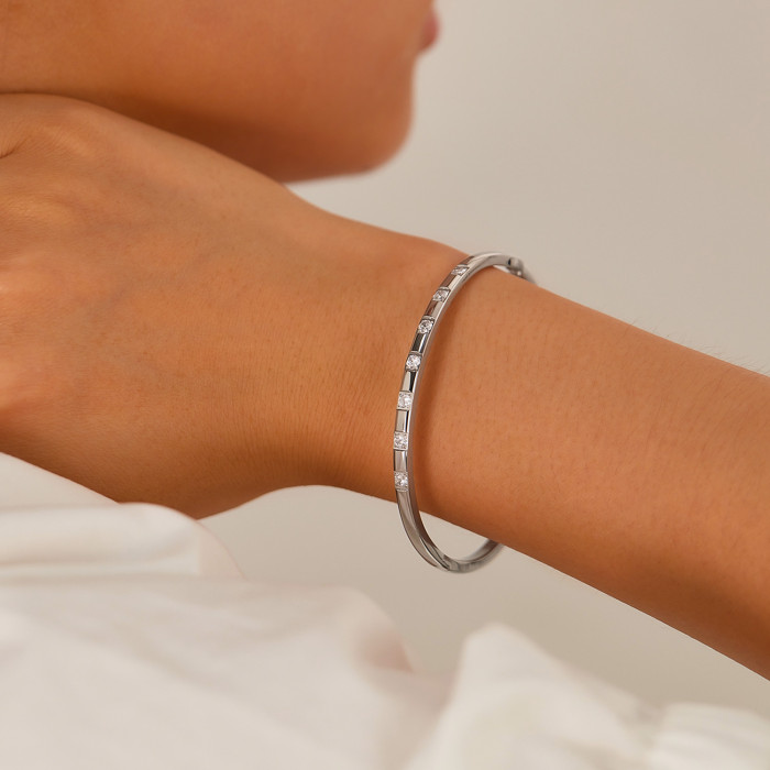 Fashionable Elegant Stainless Steel Simple Inlaid Zircon Bracelet