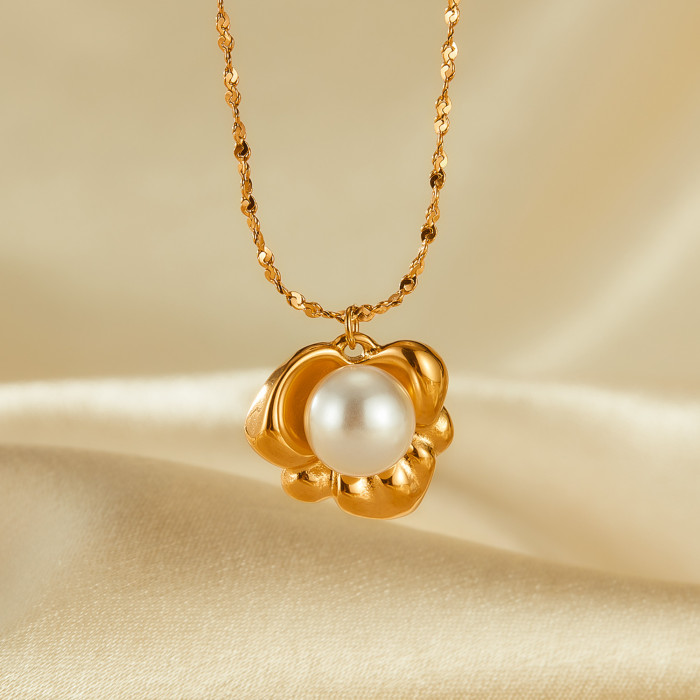 Retro Fashion Design Stainless Steel Gold-Plated Pearl Pendant Clavicle Chain