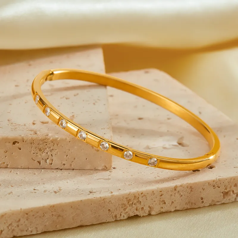Fashionable Elegant Stainless Steel Simple Inlaid Zircon Bracelet