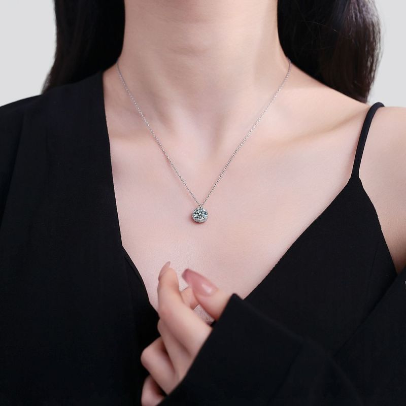 round Women's High-Grade Zircon Necklace