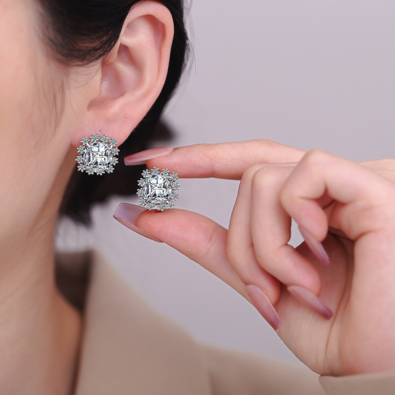 Elegant High-Grade Super Shiny Square Zircon Stud Earrings