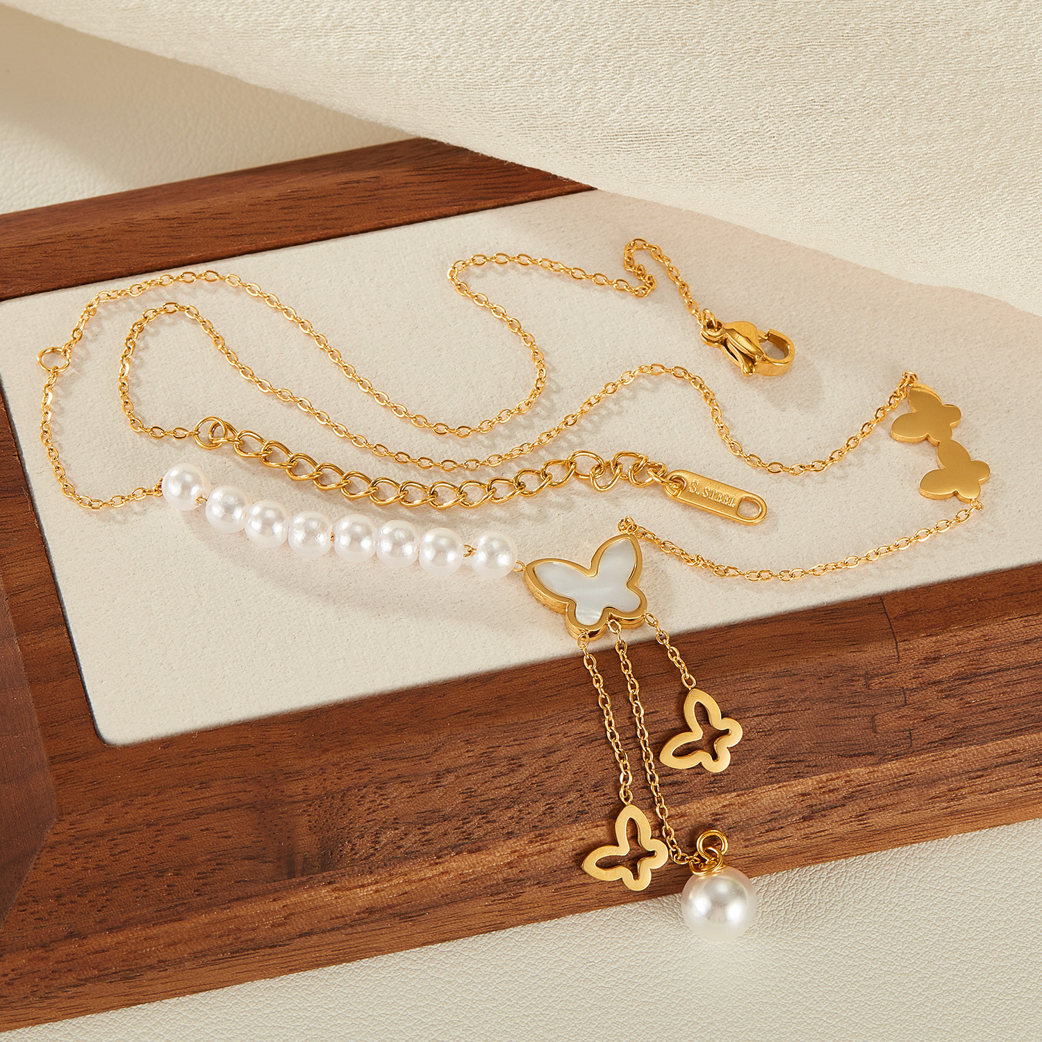Retro Minority Design Hollow Butterfly Tassel Pearl Pendant Stainless Steel High-Grade Necklace