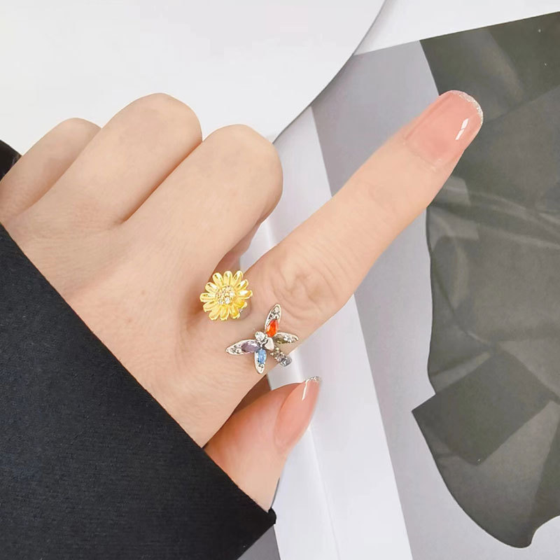 Fashion Fidget Spinner Ring Anxiety for Women Flower Rings Rotate Anti Stress Engagement jewelry