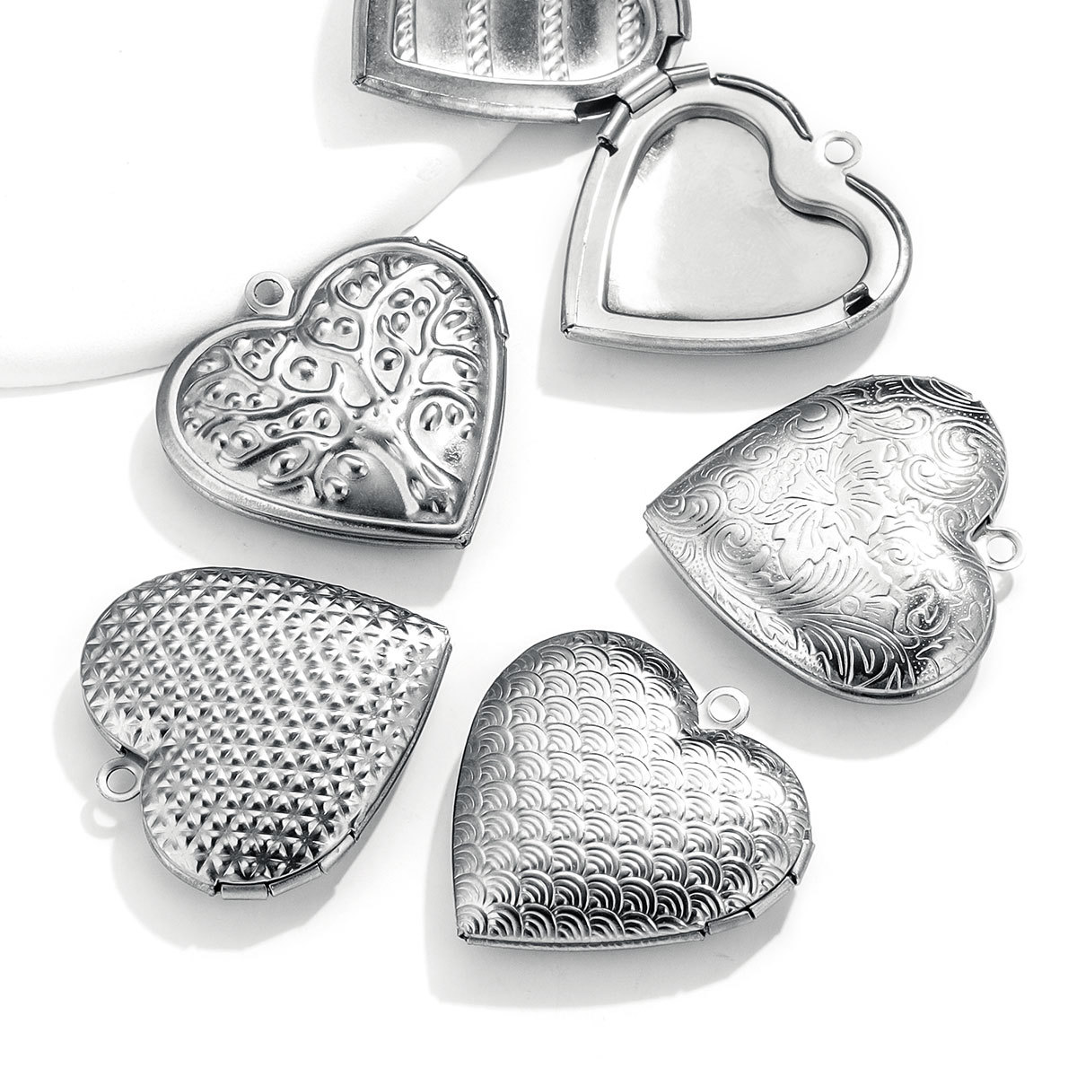 Stainless Steel Love Box Pendant Retro Relief Pattern Pendant Diy Creative Necklace Jewelry Accessory 216045128211
