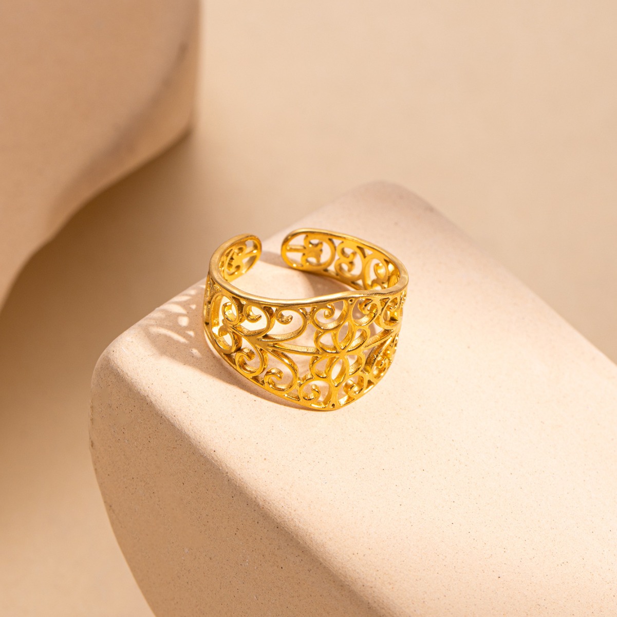 New 18K Gold Plated Stainless Steel Creative Pattern Ring For Women Fashion Statement Handmade Cast Jewelry 216045120462