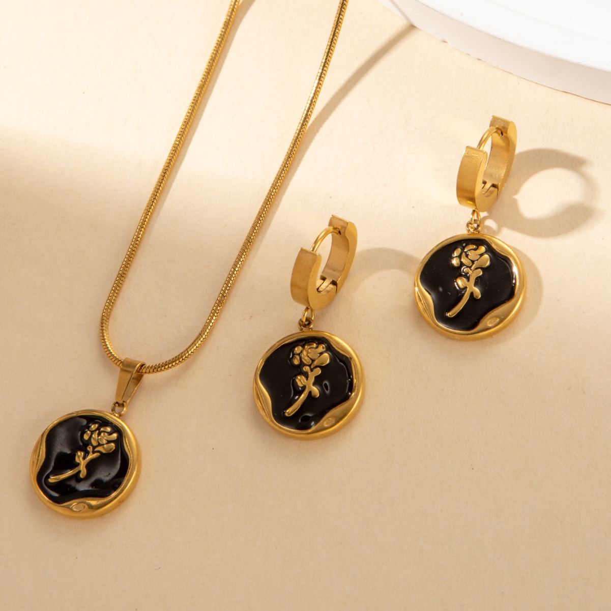 Flyfyp Trendy Rose Flower Titanium Steel Chokers Necklaces Flower Stud Earrings Sets Wedding Jewelry 216045117018