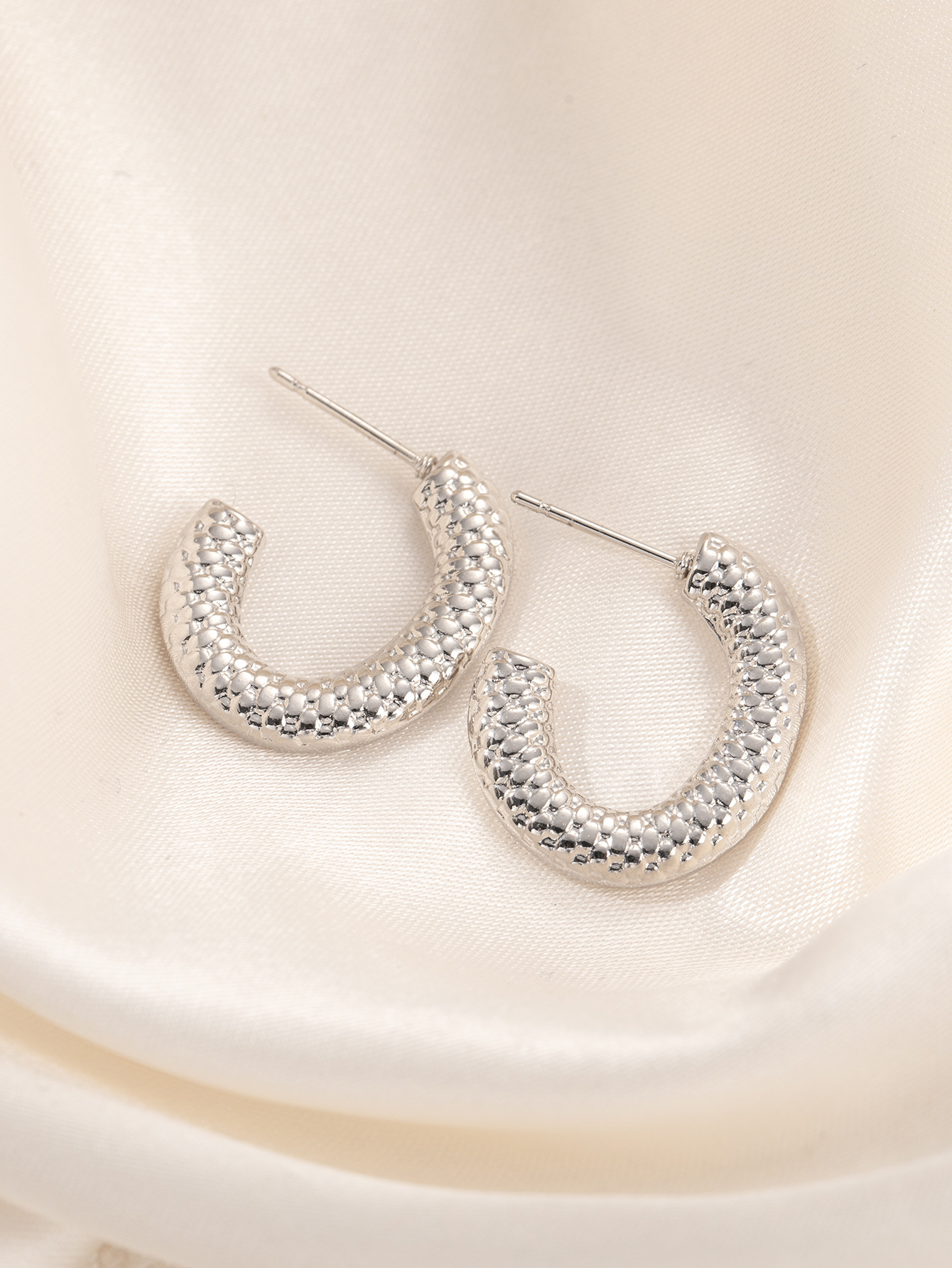 New Steel Color Metal Chunky Hoop Earrings Retro Thick Huggie Earring For Women Round Circle Statement Jewelry 216045113943