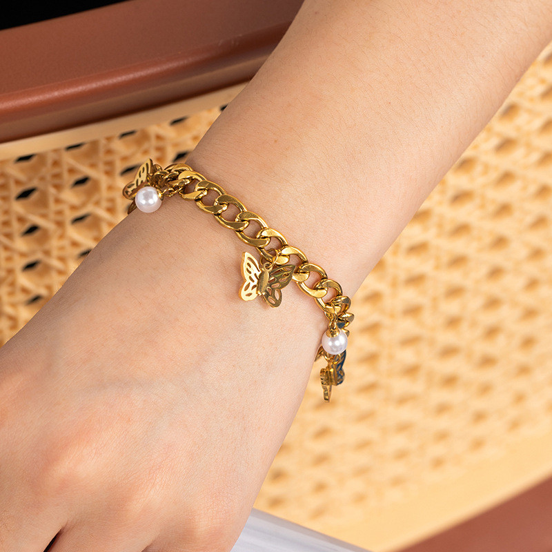 Flyfyp Stainless Steel Pearl Chain Link Bracelets For Women 18K Gold Plated Fashion Butterfly Animal Charm Bracelet