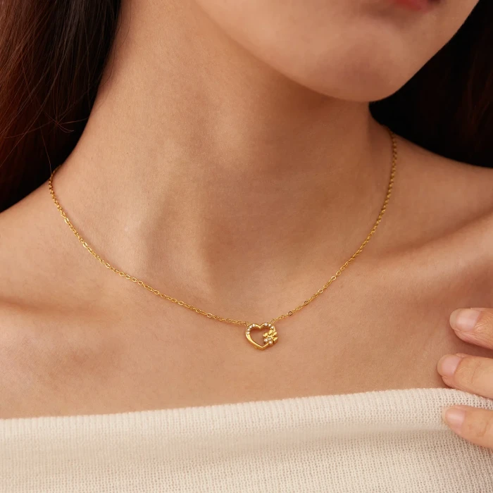 Classic Refined Chic Hypoallergenic 18K Gold Stainless Steel Necklace with Adjustable Chain Daily