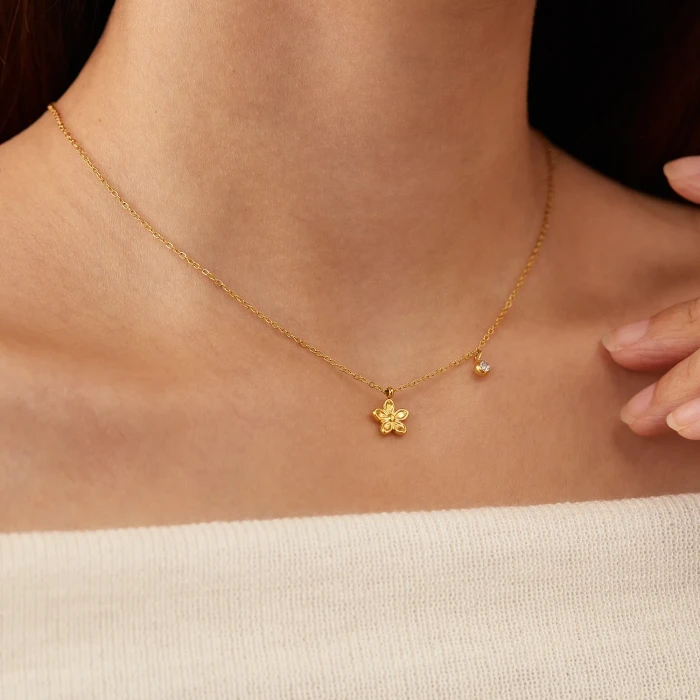 Classic Refined Chic Hypoallergenic 18K Gold Stainless Steel Necklace with Adjustable Chain Daily