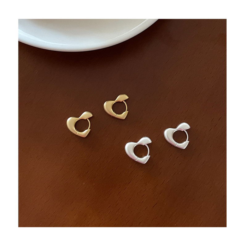 Fashion Metal Heart Hoop Earrings for Women Girls Simple Gold Silver Color Hollow Geometric Ear Buckle Party Jewelry Gift