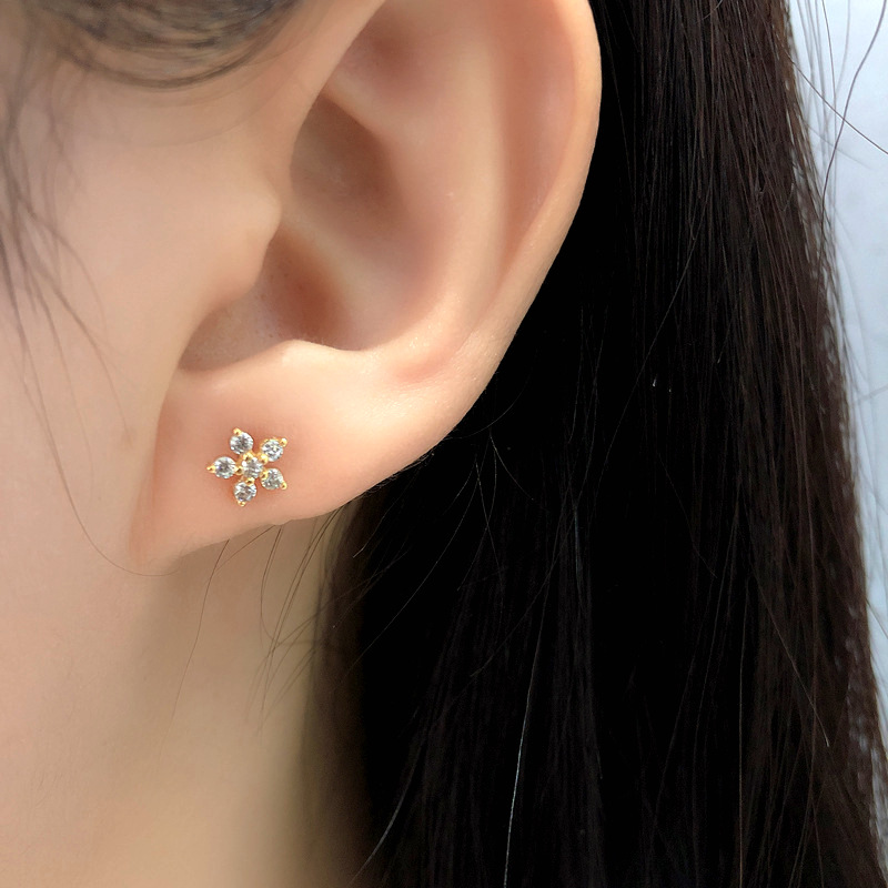 Mini Cute Flower Crystal Stud Earrings Simple Ins Plum Blossom Earrings Fine Party Wedding Jewelry