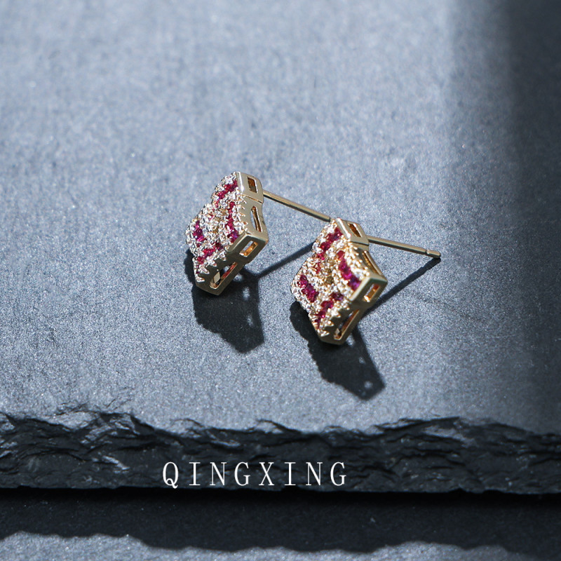 Light luxury design sense synthetic red orchid gem geometric square earrings pendant necklace high-quality color treasure set decorations
