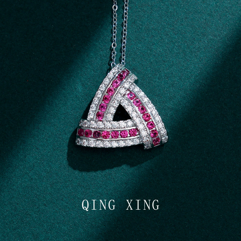 New cross-border products in Europe and the United States live broadcast of the same hot-selling copper inlaid with red corundum zircon luxury pendant high-end sense atmospheric necklace