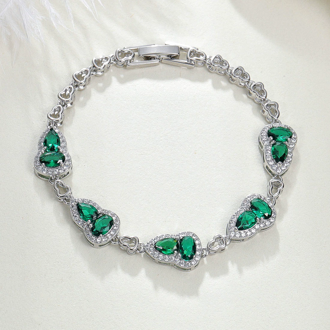 New light sea blue spinel inlaid gourd bracelet new Chinese light luxury color treasure synthetic ruby ​​green nano bracele3