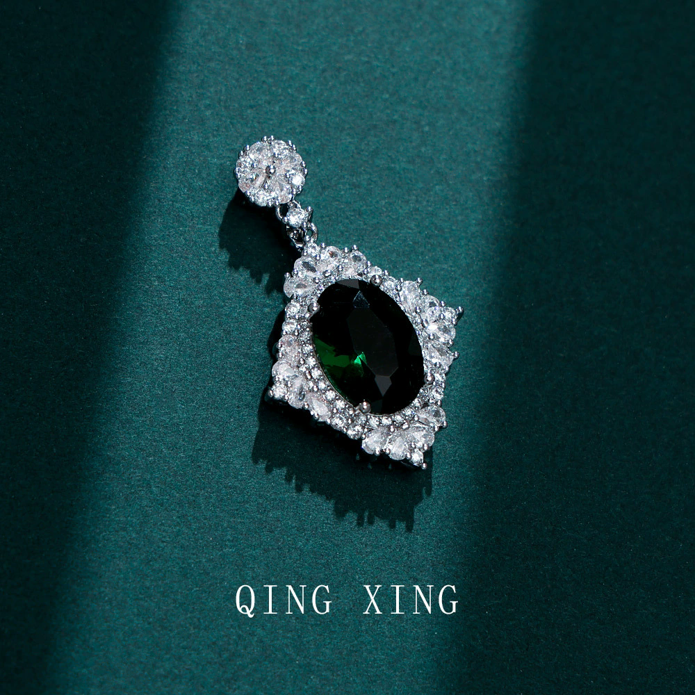 Synthetic ruby ​​inlaid diamond pendant design colorful multi-color zircon necklace manufacturer red corundum4