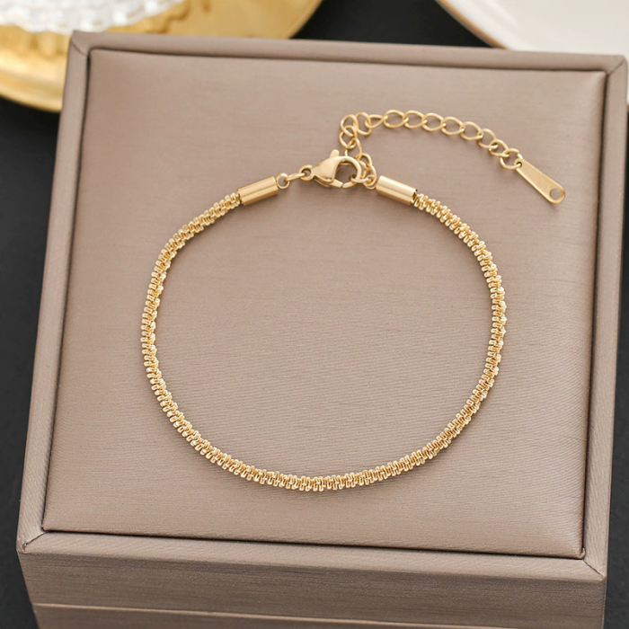 100 styles of bracelets in Europe and America 18k gold color non-disappearing titanium steel women's simple and versatile ins personalized fashion jewelry