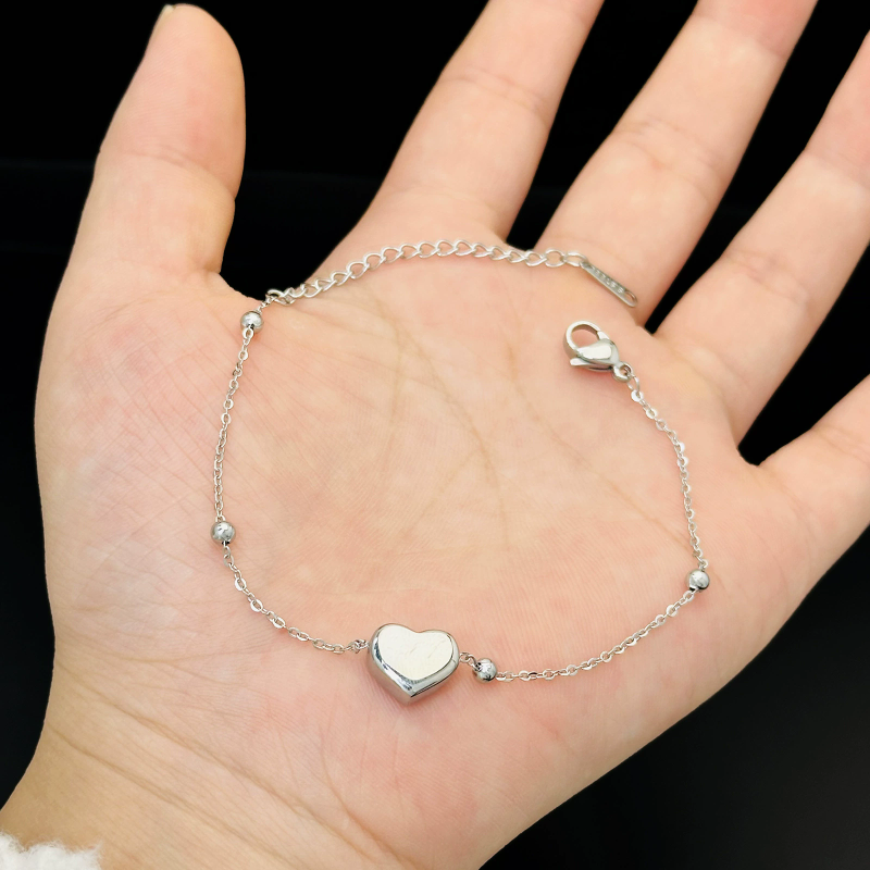 Simple love titanium steel necklace for women with niche design sense 18K gold clavicle chain new necklace accessories