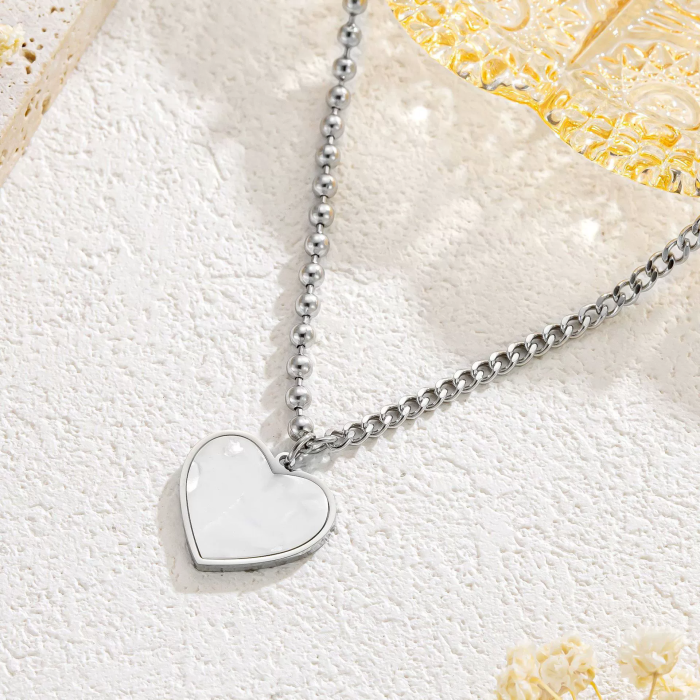 European and American cross-border trendy temperament necklace stainless steel peach heart love natural shell clavicle chain titanium steel factory direct supply