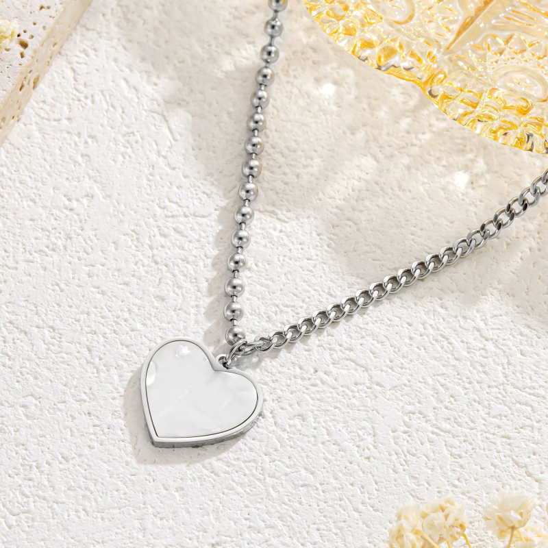 European and American cross-border trendy temperament necklace stainless steel peach heart love natural shell clavicle chain titanium steel factory direct supply