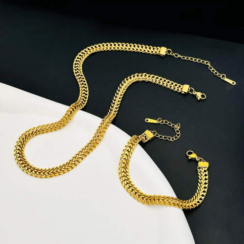 European and American street retro hip-hop high-end lock pendant necklace for women ins trendy K gold frigid style collarbone chain