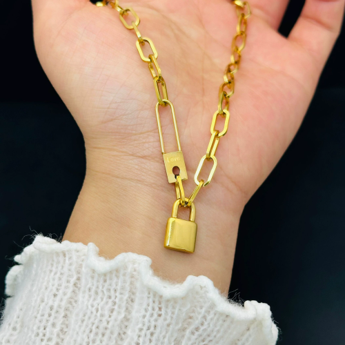 European and American street retro hip-hop high-end lock pendant necklace for women ins trendy K gold frigid style collarbone chain