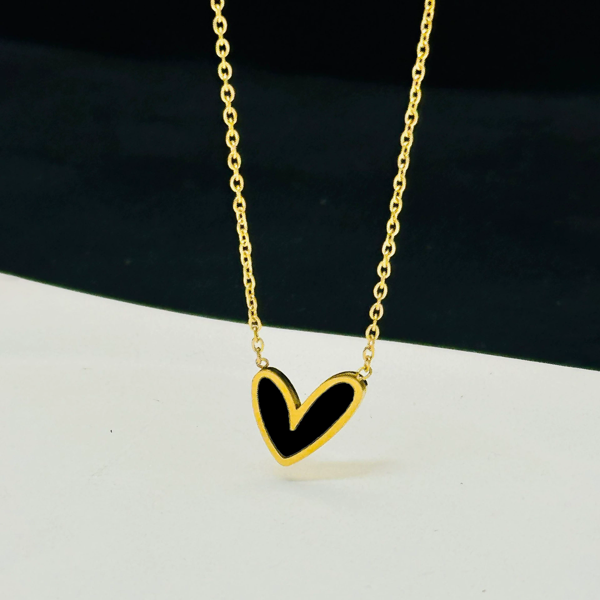 Summer Titanium Steel Love Pendant Necklace 2022 New Women’s Niche Design Light Luxury Clavicle Chain Simple Necklace