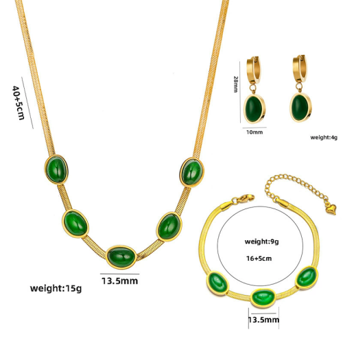 Retro light luxury emerald blade chain titanium steel necklace for women high-end design niche collarbone chain necklace accessories