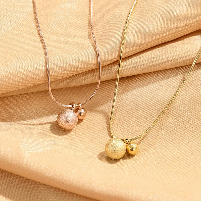 Titanium steel gold-sized ball design niche trendy retro ins internet celebrity titanium steel necklace women's collarbone chain