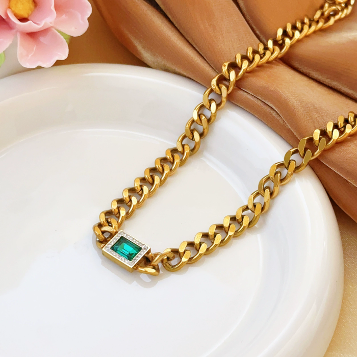 European and American personalized retro high-end titanium steel Cuban chain necklace inlaid with green zircon clavicle chain niche frigid style necklace